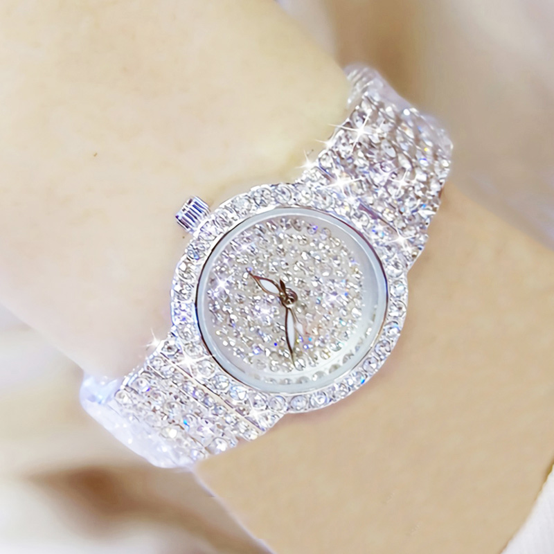 ساعات يد نسائية من الألماس ، س - مراجعة Luxury Watch Diamond وسعره