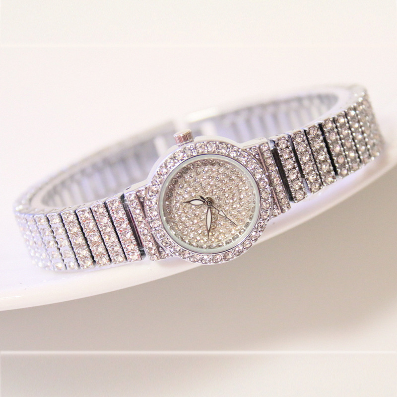 ساعات يد نسائية من الألماس ، س - مراجعة Luxury Watch Diamond وسعره