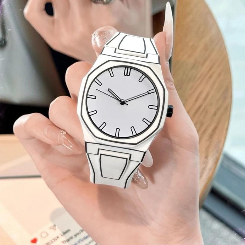 ساعات كوارتز عصرية جديدة للرجا - مراجعة Luxury Watch White وسعره