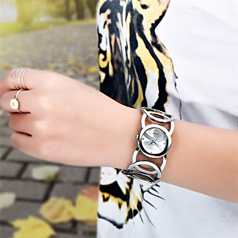 العلامة التجارية الفاخرة سيدة  - مراجعة Luxury Watch Green وسعره