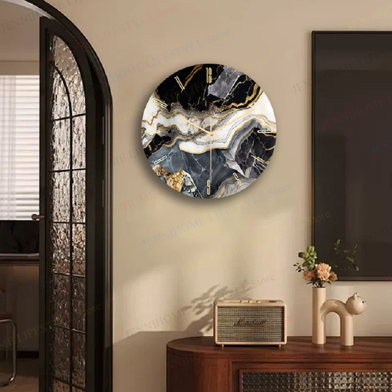 ساعة حائط على الشاطئ ساعة فنية - مراجعة Luxury Watch Europe وسعره