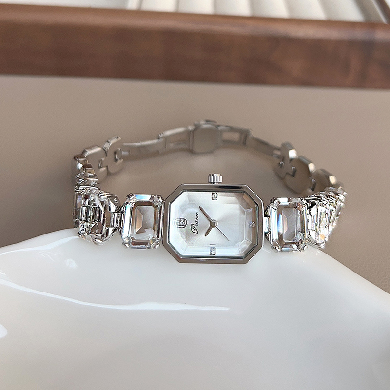 UTHAI ساعات نسائية للبنات ساعة - مراجعة Luxury Watch White وسعره