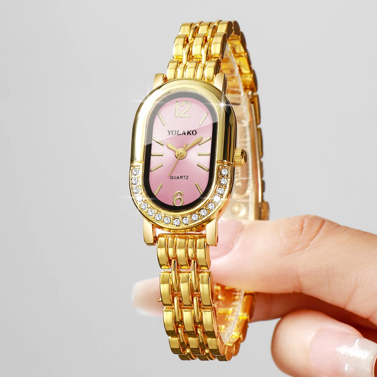 ساعة كوارتز نسائية فاخرة مرصعة - مراجعة Luxury Watch Case Travel وسعره