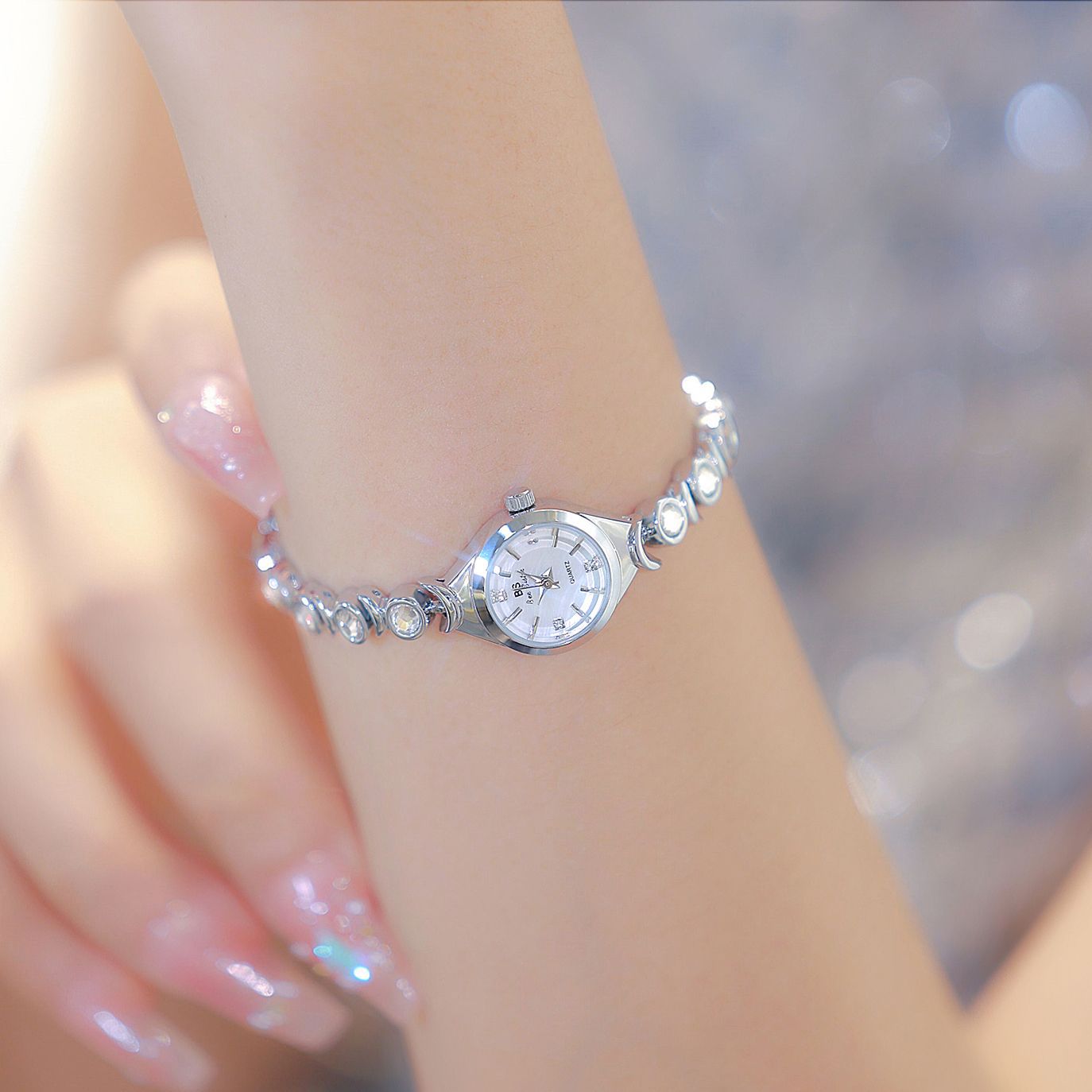 السيدات مشاهدة ضوء قائمة العلا - مراجعة Luxury Watch Brand List وسعره