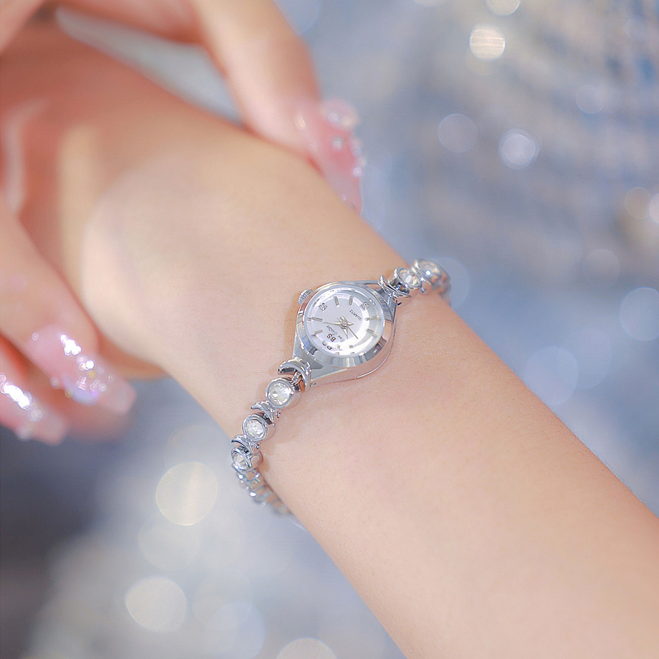 السيدات مشاهدة ضوء قائمة العلا - مراجعة Luxury Watch Brand List وسعره