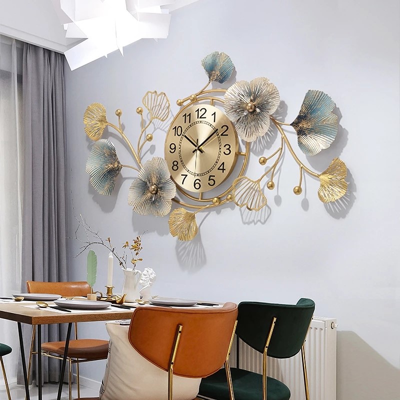 ساعة حائط كبيرة بتصميم عصري مع - مراجعة Luxury Watch Europe وسعره