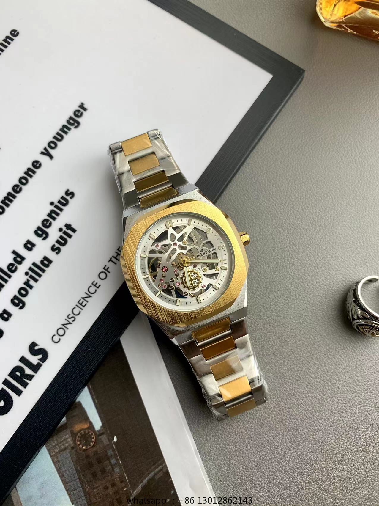 ساعة مربعة صغيرة كوارتز صغيرة  - مراجعة Luxury Watch Green وسعره