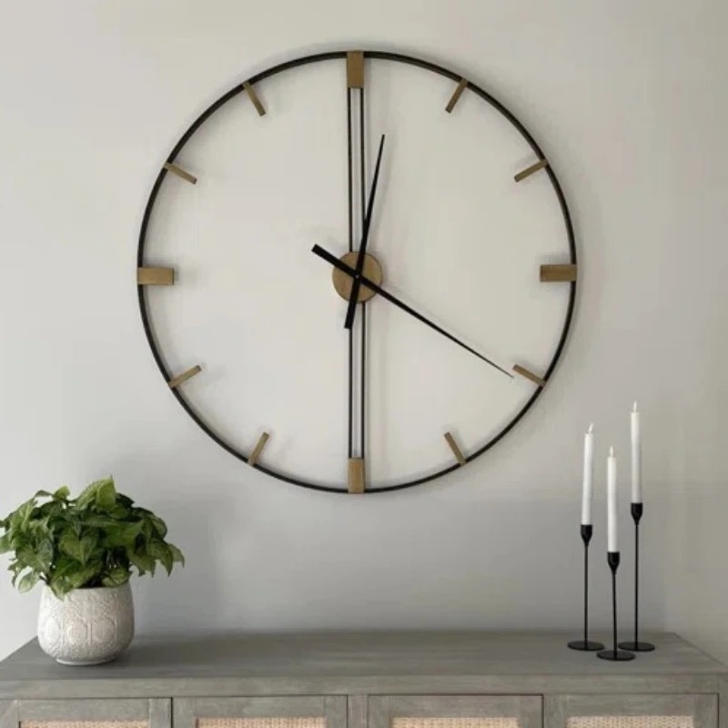ساعة حائط كبيرة فاخرة صامتة بت - مراجعة Luxury Watch Europe وسعره