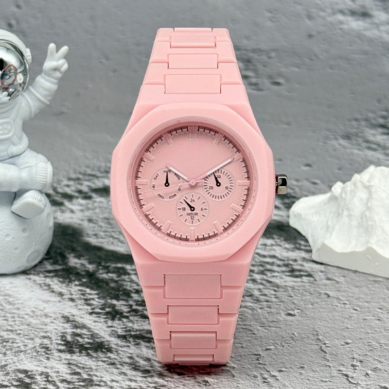 ساعة يد رجالية ونسائية من مارك - مراجعة Luxury Watch Manufacturers وسعره